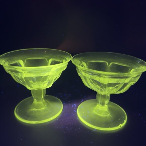 Heisey Colonial Clear Goblet Drinking Glass Cups Manganese 365nm Green UV Set 2 - Picture 1 of 13